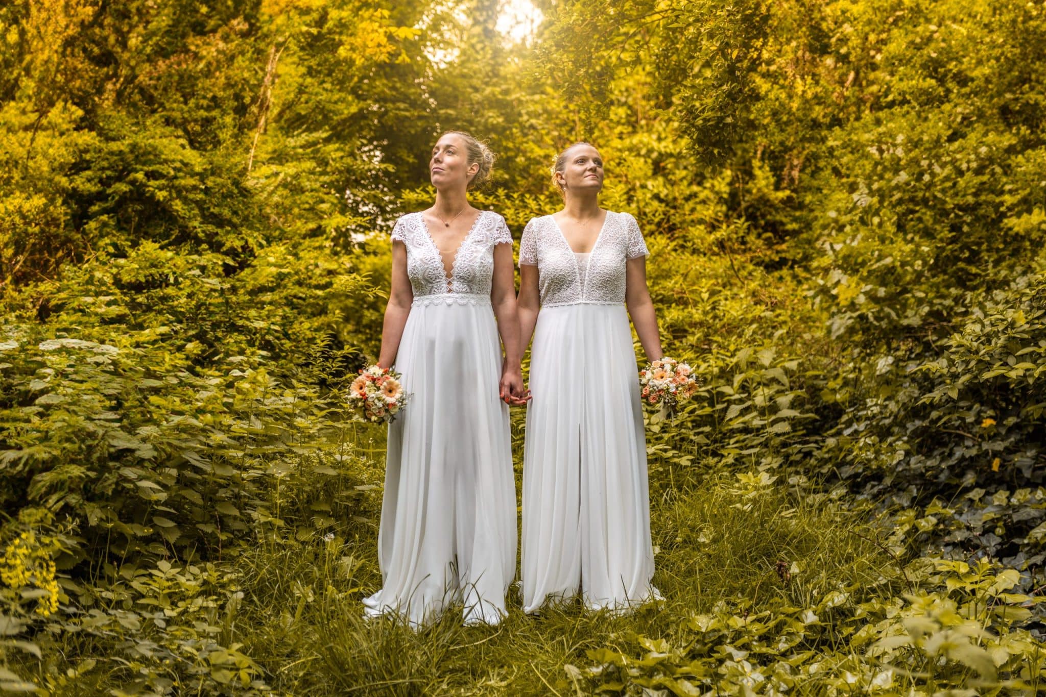 Claire et Julia - deux mariées élégantes au Carré du Hélin